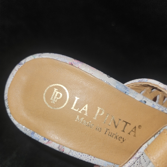 Sz 37 Floral Women's Low Heel Sandals with Buckle - Picture 4 of 14